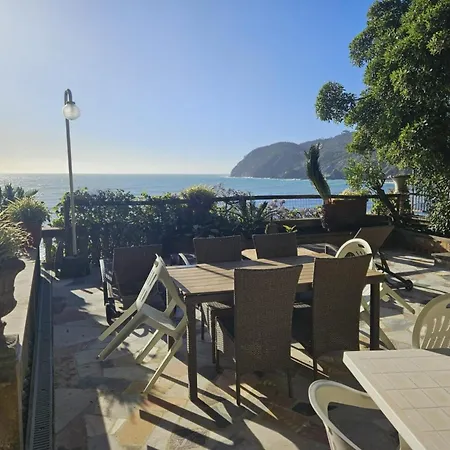 Fronte Mare Villa