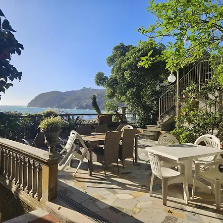 Fronte Mare Villa Levanto